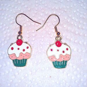 Beautiful Cupcake Dangle Earrings Pierced Ladies Kids Jewelry NEW Handcr…